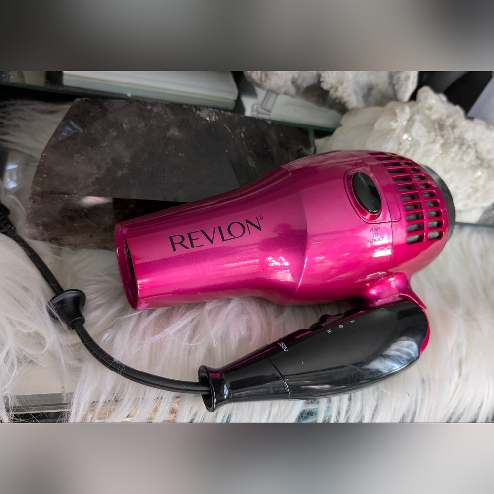 Pink Revlon Folding Retractable Cord Blow Dryer
